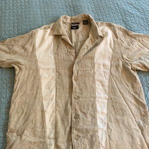 Men’s Haggar linen button up shirt
D